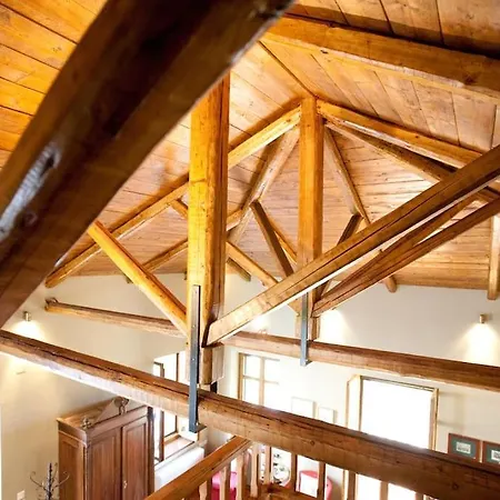 House In فندق