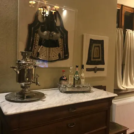 Hotel House In Delphi